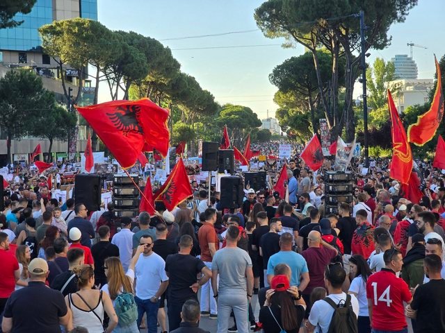 Protest against the Government starts in Tirana: Albania belongs to Albanians, not traitors – Shqip.com