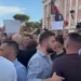 Tension in the rally in front of the Prime Minister’s Office, protesters clash with FRPD members, demand to leave with calls ‘the opposition has sold out’ – Shqip.com
