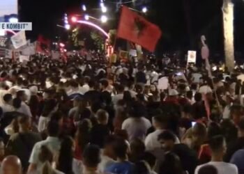 “Albania is ours”, “Rama in jail, Berisha in jail”, the Flamingos’ march starts in the capital – Shqip.com