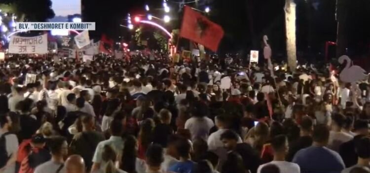 “Albania is ours”, “Rama in jail, Berisha in jail”, the Flamingos’ march starts in the capital – Shqip.com