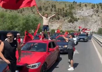 Dozens of cars from Europe, the diaspora join the protest in the capital – Shqip.com
