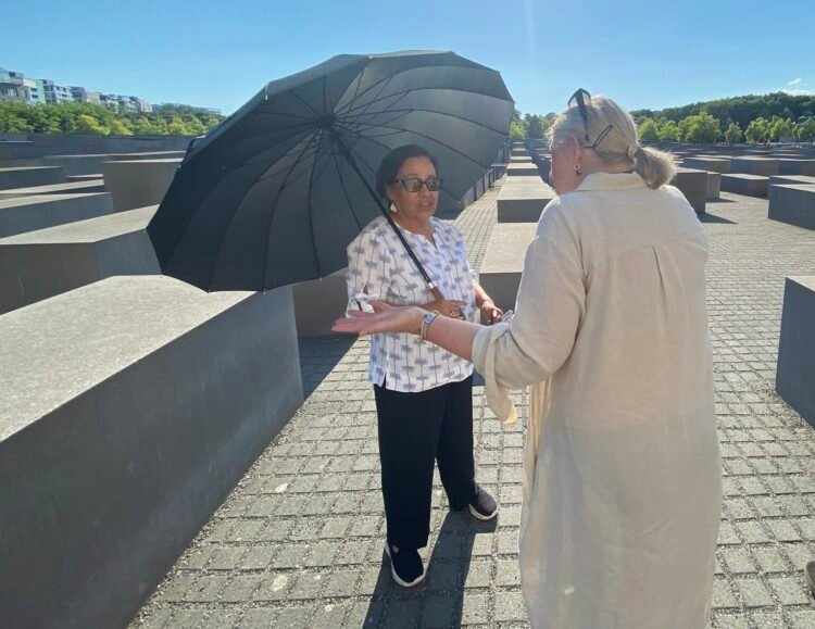 President of the Republic of the Marshall Islands Visits Berlin Holocaust Memorial