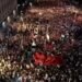 Who is protesting in Tirana? The paradox of a revolt with left-wing roots but against the SP in power and is the DP in danger of melting? – Shqip.com