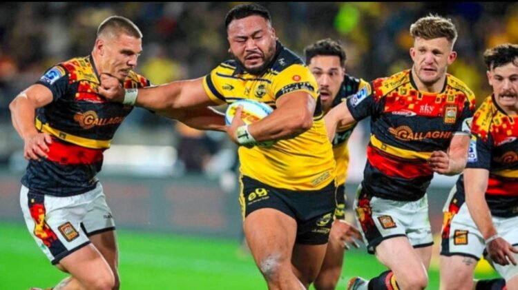 Hurricanes Blow Away Chiefs in Record-Breaking Super Rugby Final