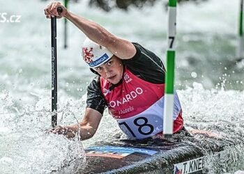 Two hundredths behind the winner. Kneblová finished second in the kayakcross time trial in Augsburg