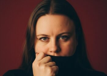 Tageblatt.lu | Poetry | “Libère l’oiseau bleu” d’Ellen Renneboog explores the poésie intime