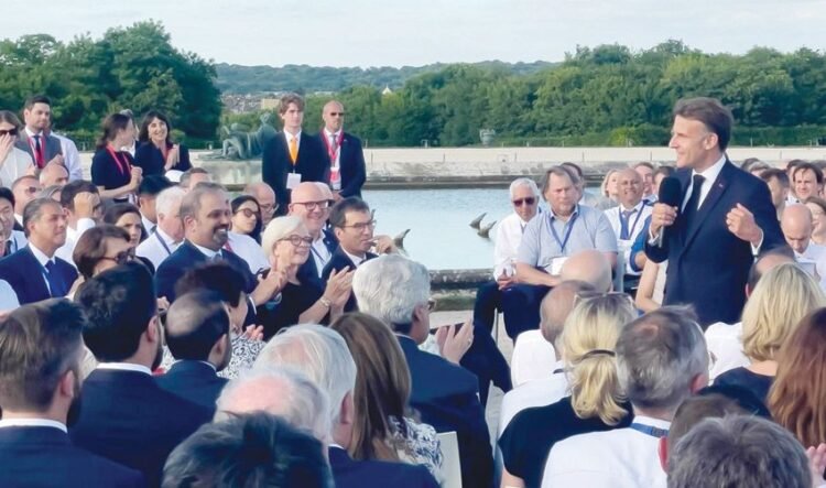 Gulf News | Its work was opened by the French President. The Minister of Finance participates in the “Choose France” conference in Paris