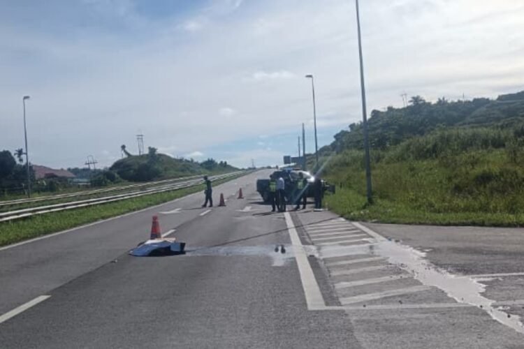 Woman killed while crossing road in suspected hit-and-run along Pan Borneo Highway in Niah