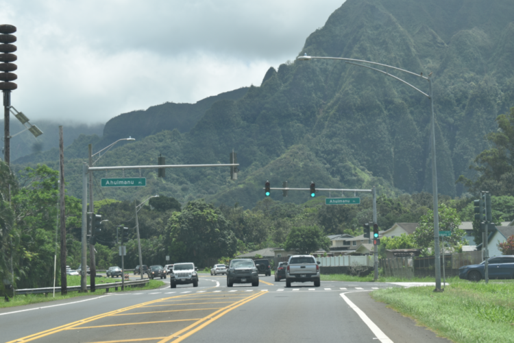 A ride to North Shore surf spots