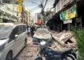 Building collapse near Wat Traimit kills one man