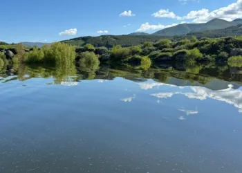 The rescue service urged to be careful not to be close to the flood risk zone from the Aparan reservoir to the mouth of the Kasakh river.