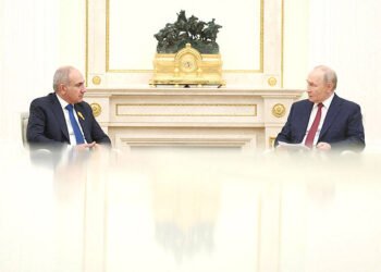 Russia threatens to cut gas, oil to Armenia
