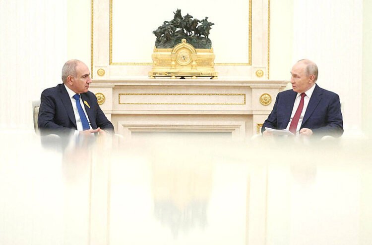 Russia threatens to cut gas, oil to Armenia