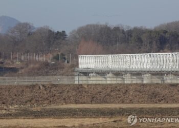 (LEAD) Gov’t to ease civilian-restricted inter-Korean border boundaries for wider public access