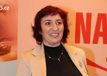 Babčáková called from the “oasis” at the maringotka. He quits both acting and Facebook
