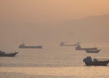 Iran responds to new US bombings and promises another complete closure of Hormuz – World
