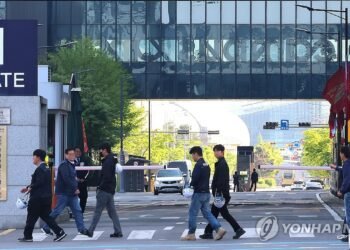 (LEAD) Unionized workers of Samsung Biologics vote to leave Samsung Group United Union