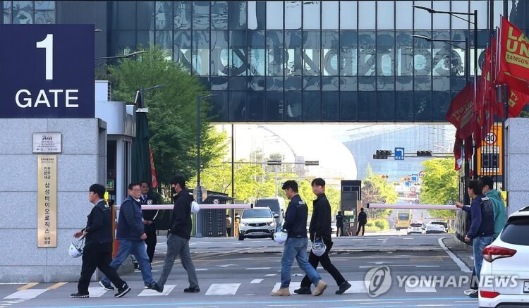 (LEAD) Unionized workers of Samsung Biologics vote to leave Samsung Group United Union