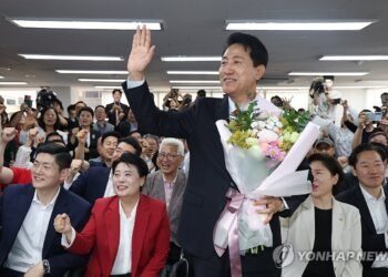 (3rd LD) Incumbent Seoul Mayor Oh wins reelection to secure 5th term