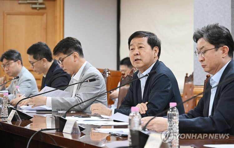 Top policymakers vow stern action against speculative FX market activities as won weakens