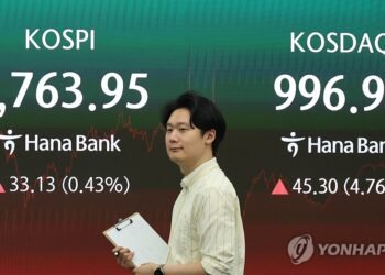 (2nd LD) Seoul shares close higher as AI woes ease amid Middle East uncertainties