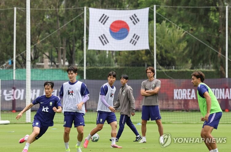 (World Cup) S. Korea back at work with Mexico on horizon