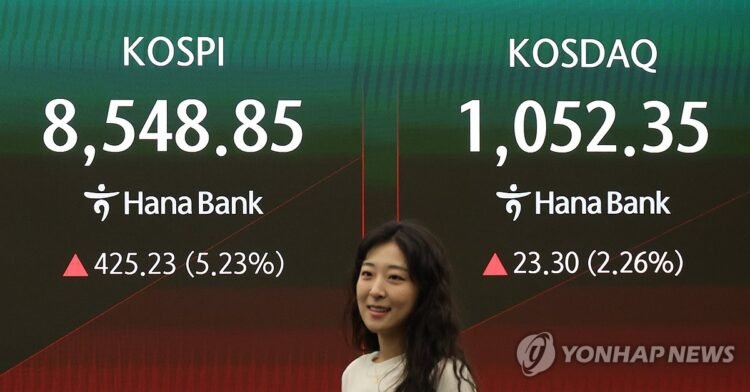 Seoul stocks sharply higher late Mon. morning on U.S.-Iran deal