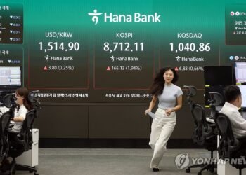 (2nd LD) Seoul stocks up for 4th day to finish above 8,700 on U.S.-Iran deal optimism