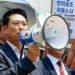 (3rd LD) Sports officials fail to enter ballot-counting center amid resistance