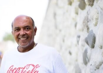 Patrice Millet, cancer survivor, dedicates his life to youth football in precarious neighborhoods
