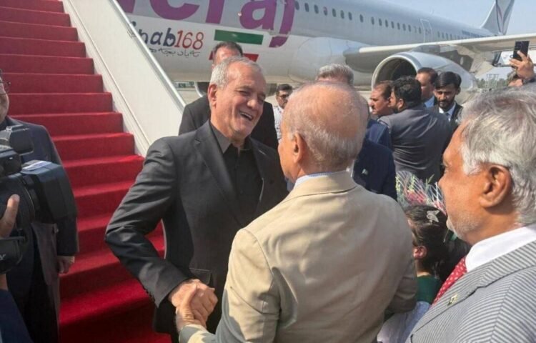 Iran’s Pezeshkian travels to Islamabad for talks with Pakistani leaders – Pajhwok Afghan News