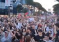 “Against Edi Rama and Pro-America!” – Albanian citizens in the square, with anti-government banners and US flags