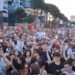 “Against Edi Rama and Pro-America!” – Albanian citizens in the square, with anti-government banners and US flags