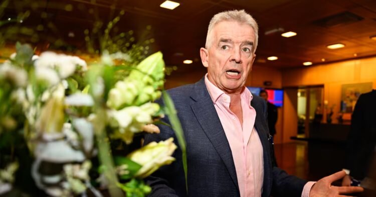 Michael O’Leary agrees to extend Ryanair contract into his 70s with potential €153m pay-day – The Irish Times