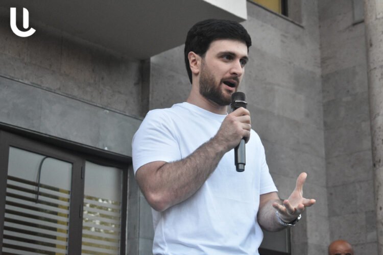 Search in the apartments of friends from Artsakh based on the similarity of eyes. with the traces of a famous video message of masked persons