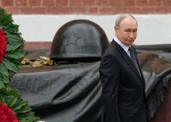 As war stalls, Putin concedes he never cut a deal with Trump in Alaska