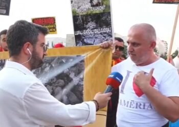 “I gave him the epithet Rama Grekovic!”- The 27th protest for the removal of the government, the citizen: He is not our prime minister, but of Serbia and Greece