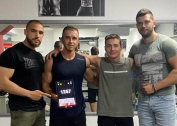 Christian Bajovski enters the Guinness Book of World Records — he broke the push-up record with an extra 10 kilograms