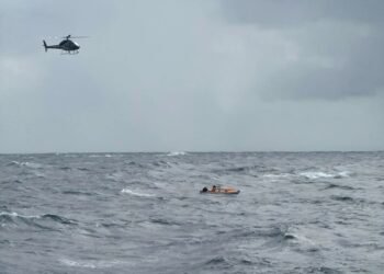 Five rescued at sea – overdue boat located