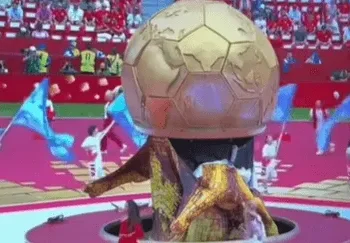 The World Cup opening ceremony in Toronto became an object of ridicule: ‘They have no glue’