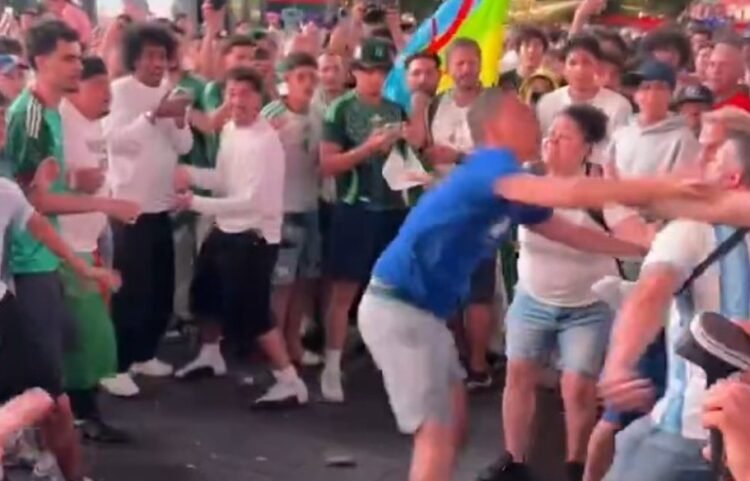 VIDEO | Fight in “Times Square” in New York before the match Argentina-Algeria
