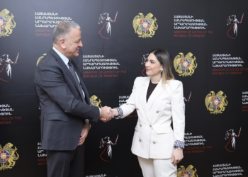 Srbuhi Galyan received Vasilis Maragos