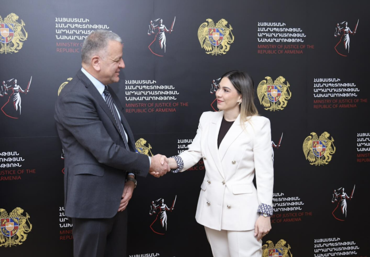 Srbuhi Galyan received Vasilis Maragos
