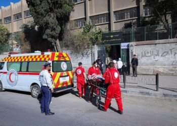Syrian Arab Red Crescent helps injured students sit for exams