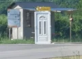 Someone placed a house door next to the road in Herzegovina: “Without a passport there is no more passage…”