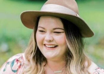 Naomi James gave birth without medical help – with tragic consequences – The Irish Times
