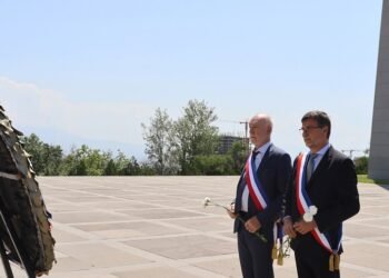 Vienna Mayor Thierry Kovacs visited the Armenian Genocide Memorial
