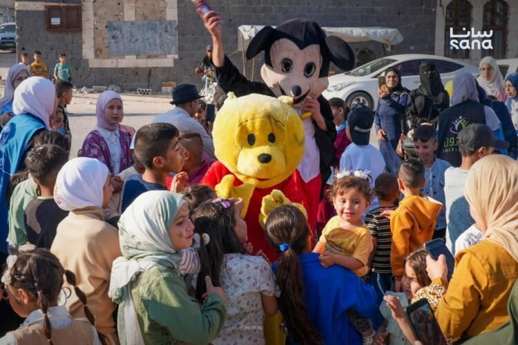 Volunteer groups bring Eid celebrations to children in al-Qusayr