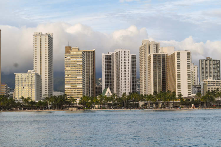 In Honolulu the sun sets in striking gold