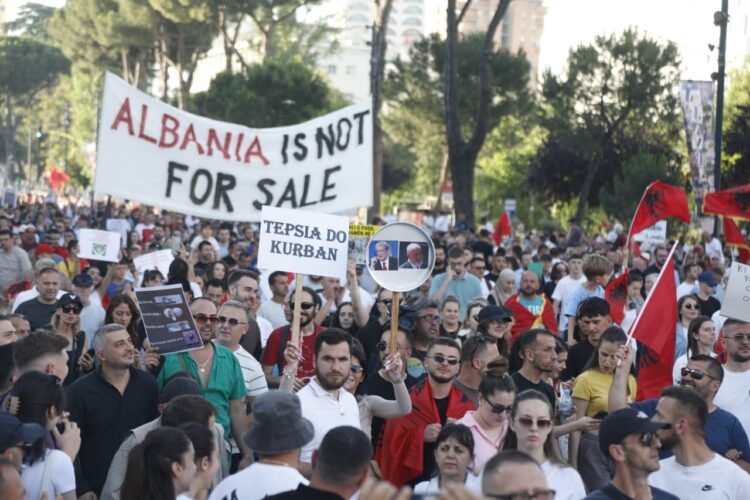 VIDEO/ “Edi Rama remembers that we eat grass” – The revolted citizen: They removed Dritëro Agolli and Gramo Pashko and we ended up in Zegjine Çaushi! Let’s not leave this place